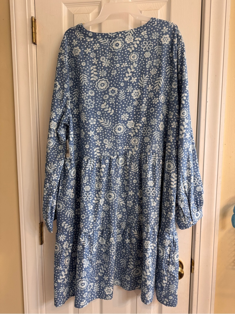 beachlunchlounge Blue and White Floral Tiered Midi Dress - Picture 5 of 9
